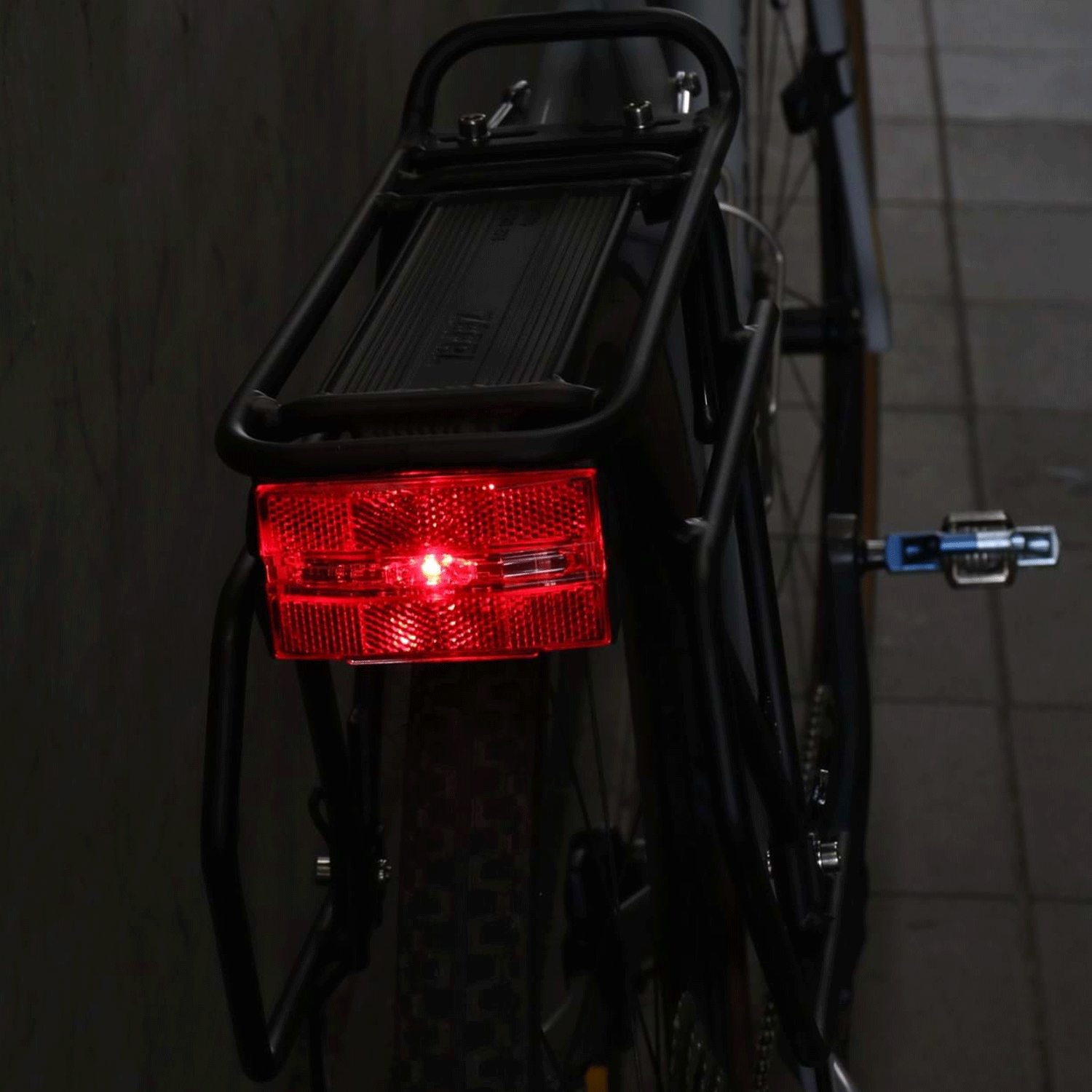 Cateye Reflex Rack Rear Bike Light Merlin Cycles