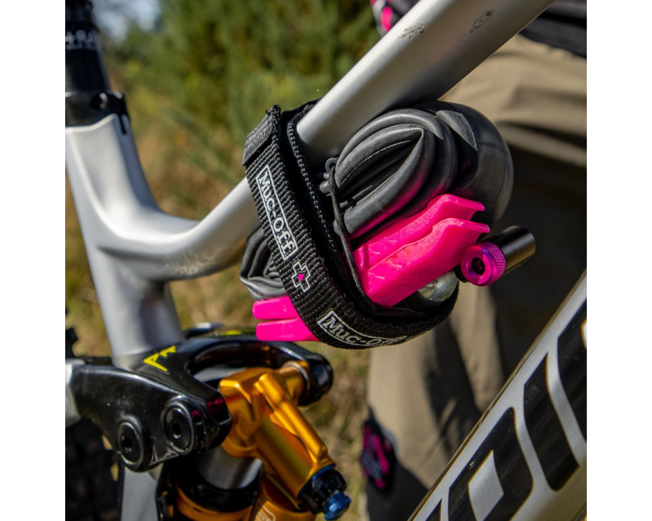 muc off frame strap