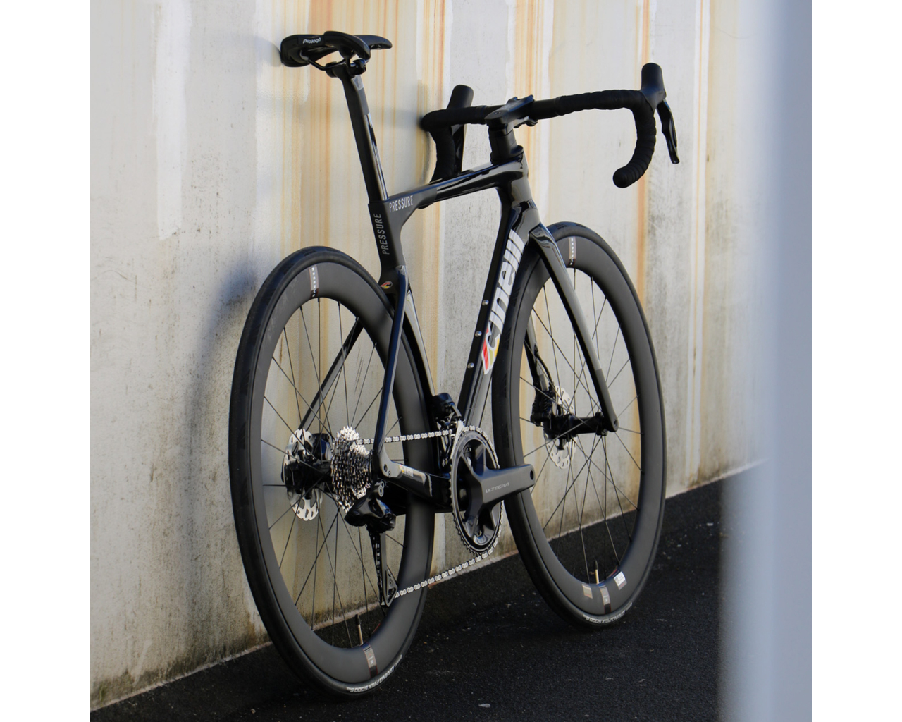 Cinelli Pressure Ultegra Di2 50|50 Carbon Road Bike | Merlin Cycles