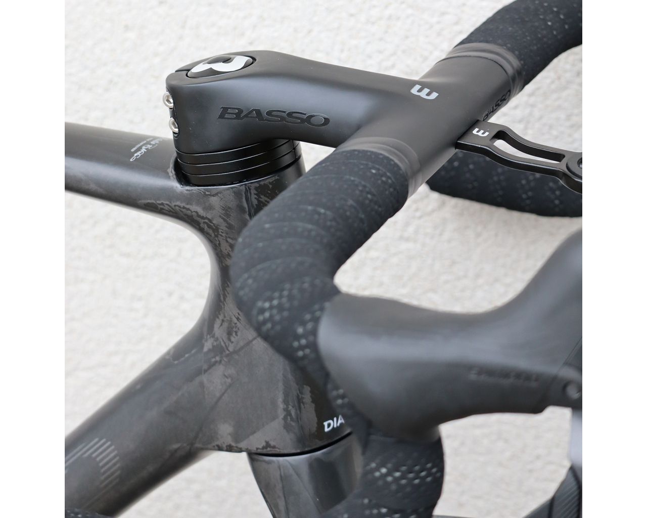 Basso Diamante Stealth Ultegra Di2 34|37 Carbon Road Bike | Merlin Cycles