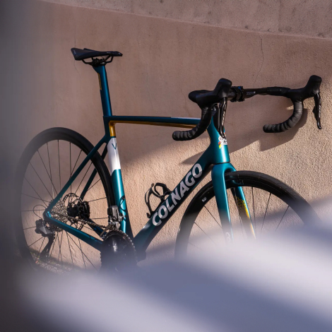Vélos De Course Vélo Route Colnago V3 Disc Shimano 105 Di2 12v R600 Mkbl 2023 Bleu 48 Freinage Disque