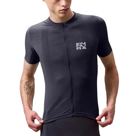 Merlin Cycles Endura Alltrack Ride Short Sleeve Gravel Jersey - Carbon Grey / Medium | FREE delivery over £60 & Easy Returns