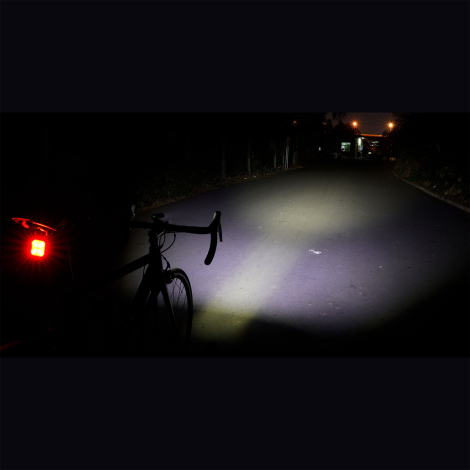 Ravemen pr2400 phare avant pr2400 5 led 2400 lumen avec telecommande Ravemen pr2400 phare avant pr2400 5 led 2400 lumen avec telecommande