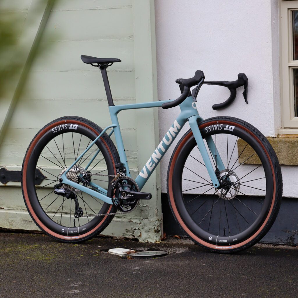 A Ventum GS1 Gravel Bike fitted with Shimano GRX Di2 in Bluestone colourway